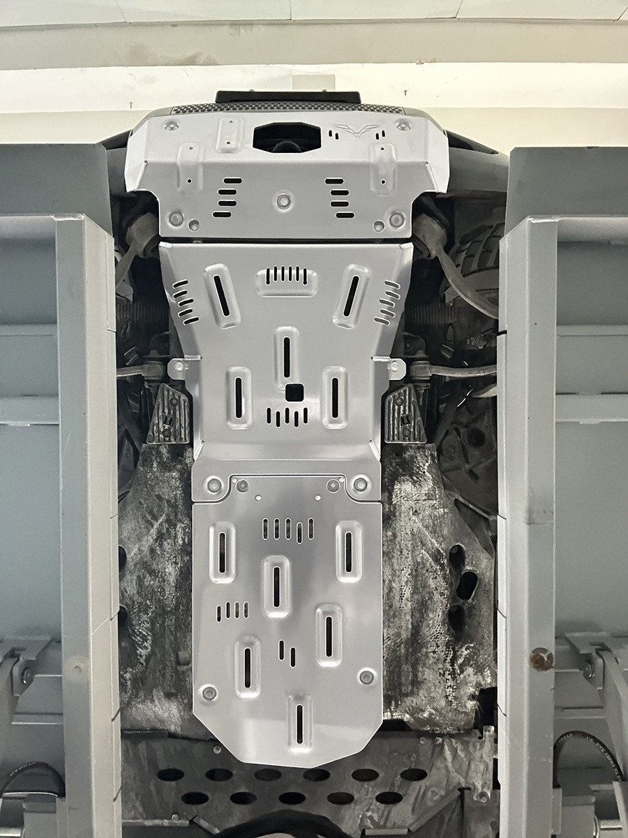 Защита Falcon радиатора, картера, РК, КПП для Land Rover Defender 2021+ (бенз. 3.0T)