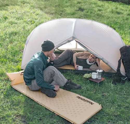 Коврик самонадувающийся с подушкой Naturehike, 296х65х3 см, желтый