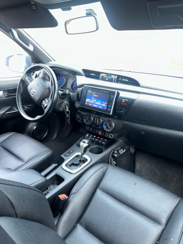 Toyota Hilux VIII 2.8d AT (177 л.с.) 4WD дизель автомат