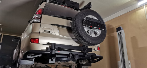 Бампер РИФ силовой задний Toyota Land Cruiser Prado 120 c квадратом под фаркоп и калиткой