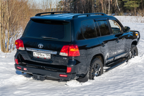 Бампер РИФ силовой задний Toyota Land Cruiser 200 2007-2012 с квадратом под фаркоп и фонарями