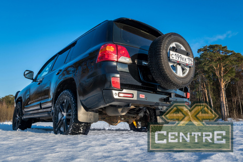 Бампер РИФ силовой задний Toyota Land Cruiser 200 2007-2012 с квадратом под фаркоп, калиткой, фонаря