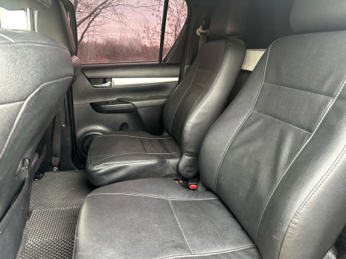 Toyota Hilux VIII 2.8d AT (177 л.с.) 4WD дизель автомат