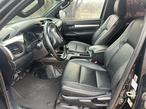 Toyota Hilux VIII 2.8d AT (177 л.с.) 4WD дизель автомат