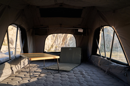 Палатка на крышу автомобиля Wild Land Voyager 140 Pro