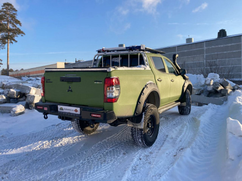 Бампер РИФ силовой задний Mitsubishi L200 2019+ с квадратом под фаркоп и фонарями