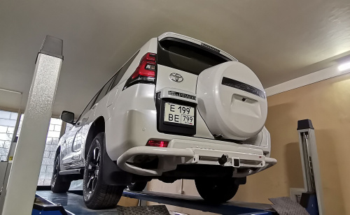 Бампер РИФ задний Toyota Land Cruiser Prado 150 c квадратом под фаркоп