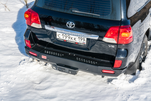 Бампер РИФ силовой задний Toyota Land Cruiser 200 2007-2012 с квадратом под фаркоп и фонарями