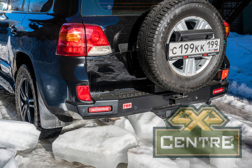 Бампер РИФ силовой задний Toyota Land Cruiser 200 2007-2012 с квадратом под фаркоп, калиткой, фонаря