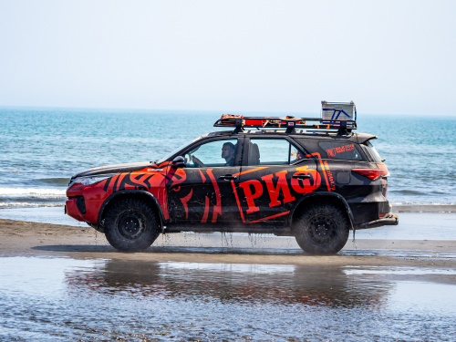 Бампер РИФ задний Toyota Fortuner 2015+ c квадратом под фаркоп